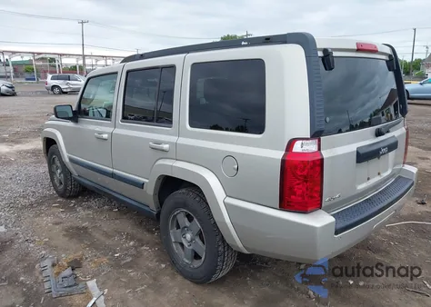 2008 Jeep Commander Sport z USA, uszkodzony, nr VIN 1J8HG48K48C132421